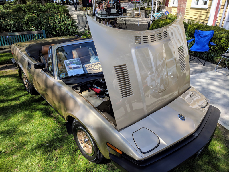 Illustration for article titled Fort Langley St. George's Day (mostly) British Car Show
